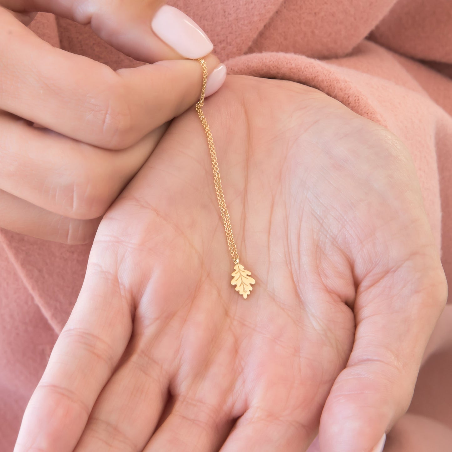 Dainty Gold Leaf Necklace