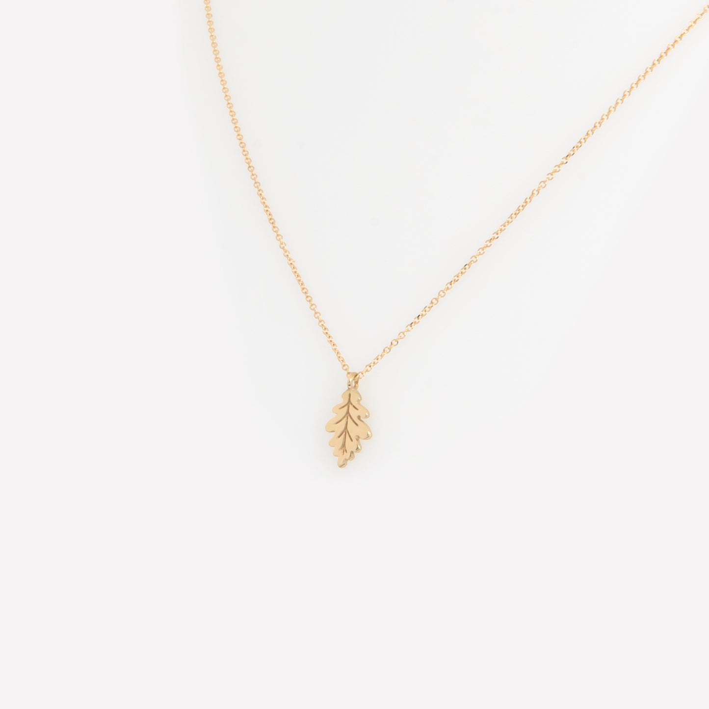 Dainty Gold Leaf Necklace