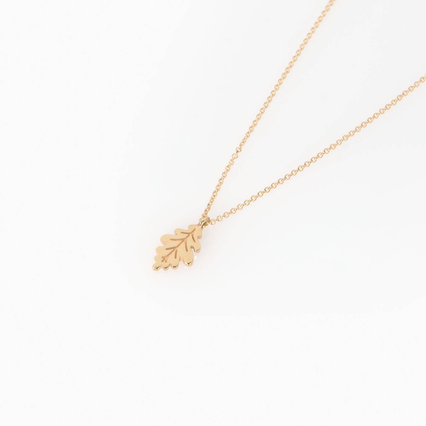Dainty Gold Leaf Necklace