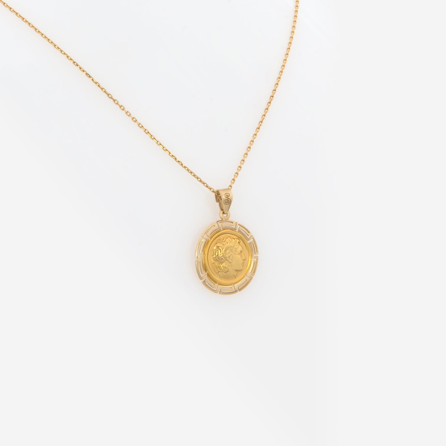 Round Alexander the Great Meander Pendant
