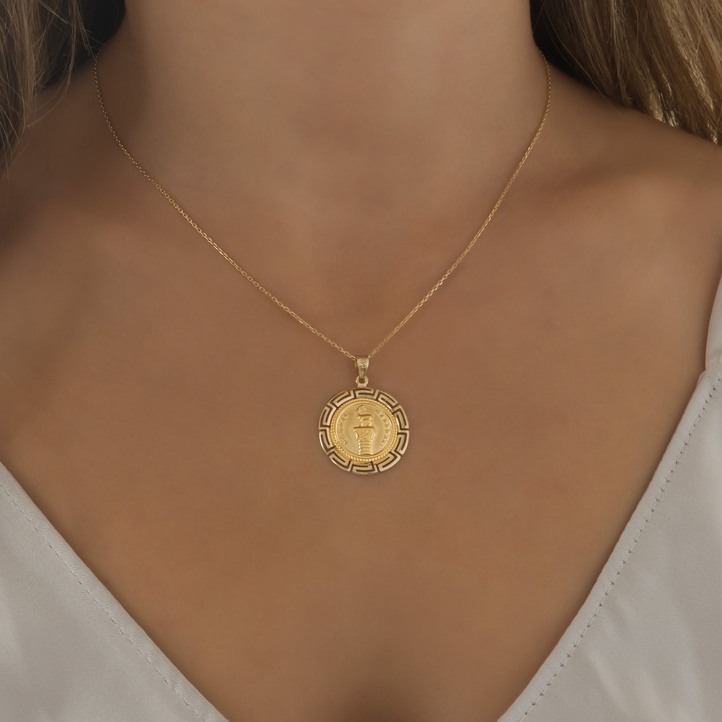 Round Rhodes Deer Meander Pendant