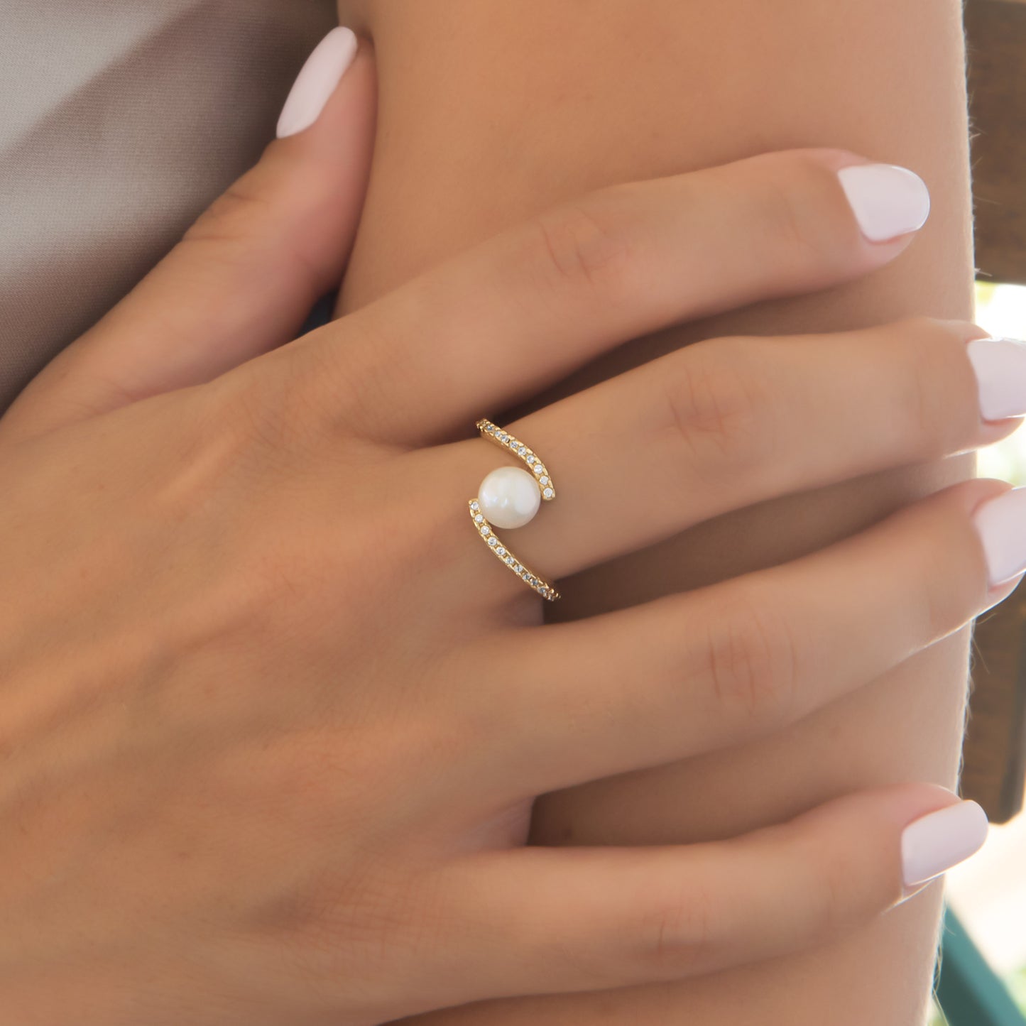 Wavy Bypass Pearl Ring