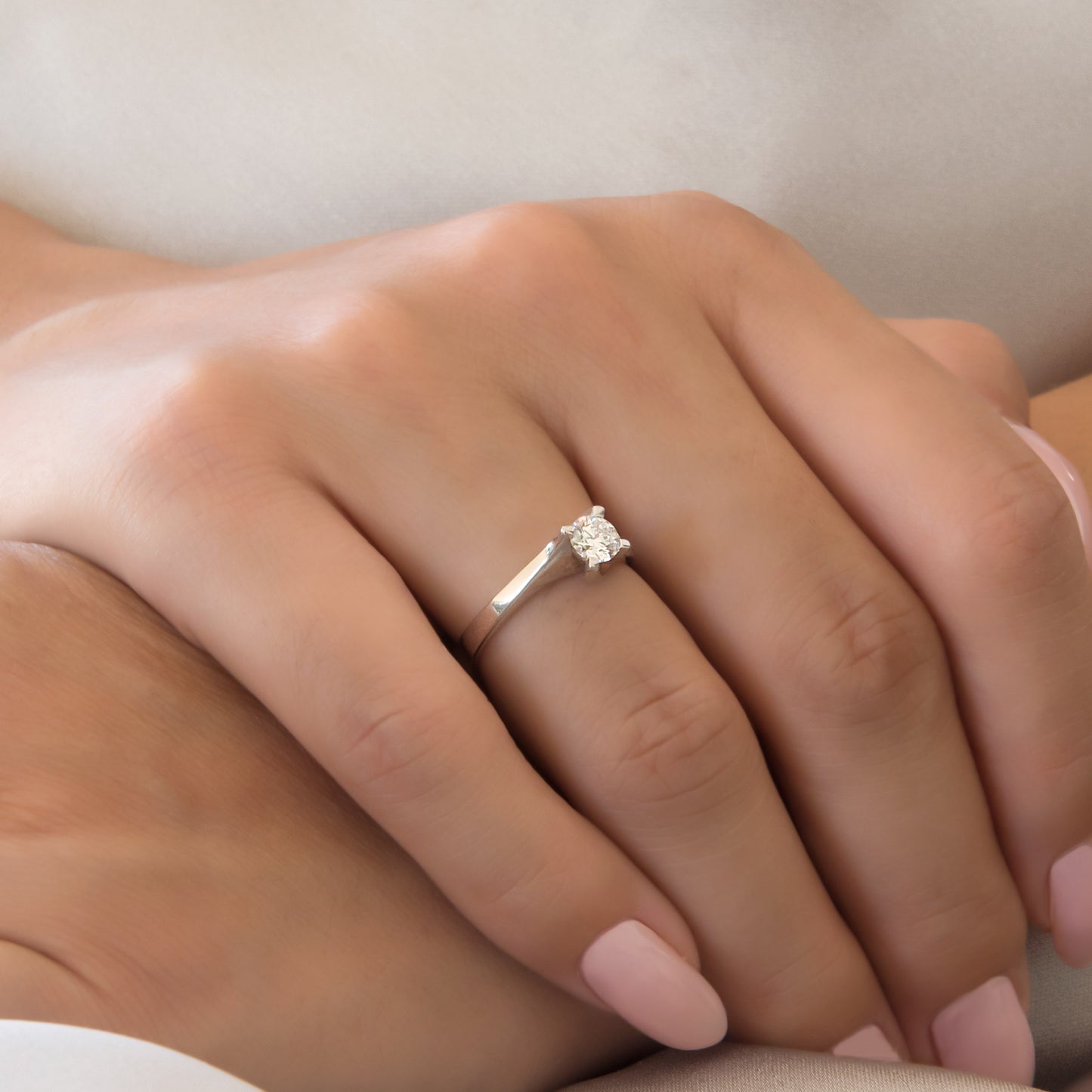 18K White Gold Lab-Grown Diamond Ring – Classic 4-Prong Solitaire Ring