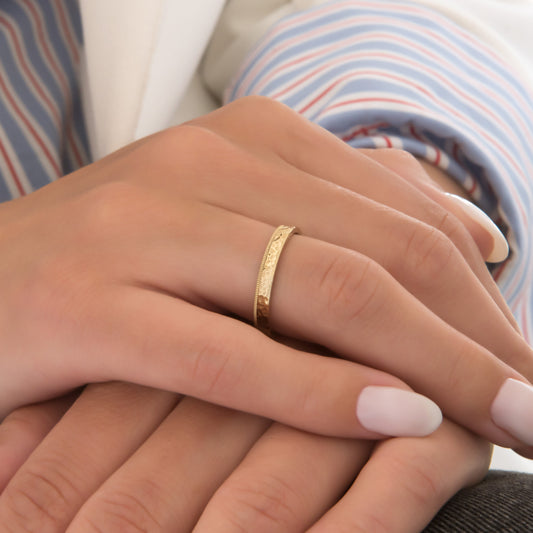 Solid Gold Hammered Band with Ribbed Edge
