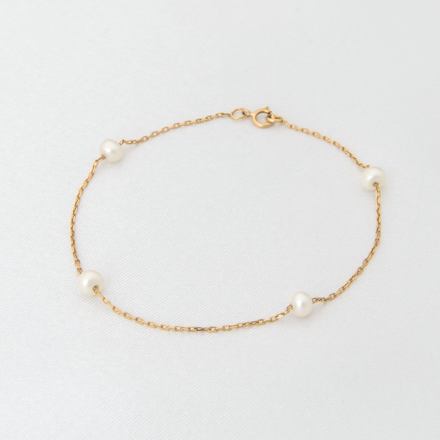 Station Pearl Chain Bracelet