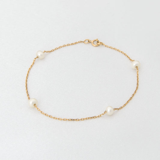 Station Pearl Chain Bracelet