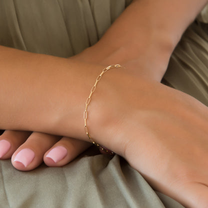 Delicate Gold Paperclip Bracelet