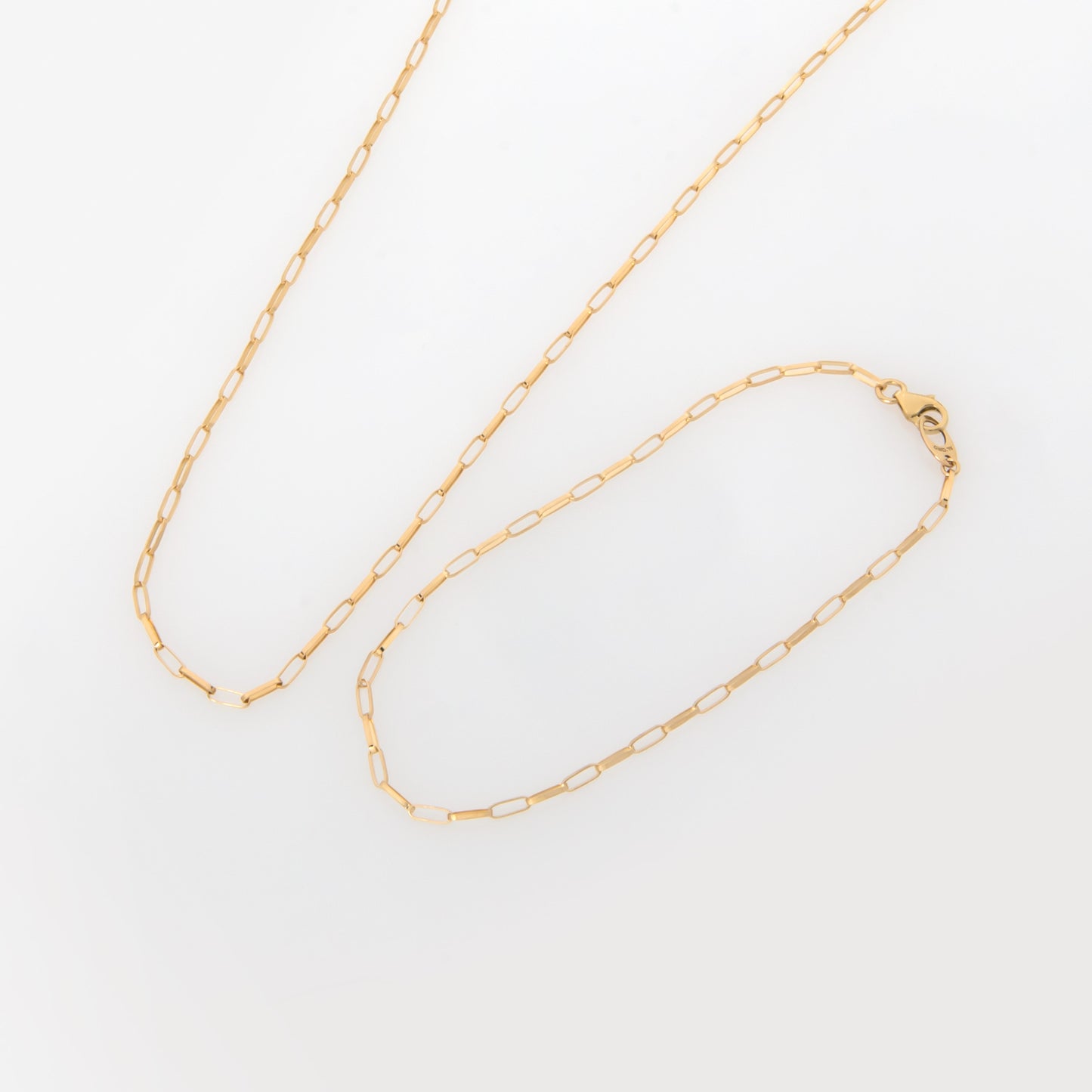 Delicate Gold Paperclip Bracelet