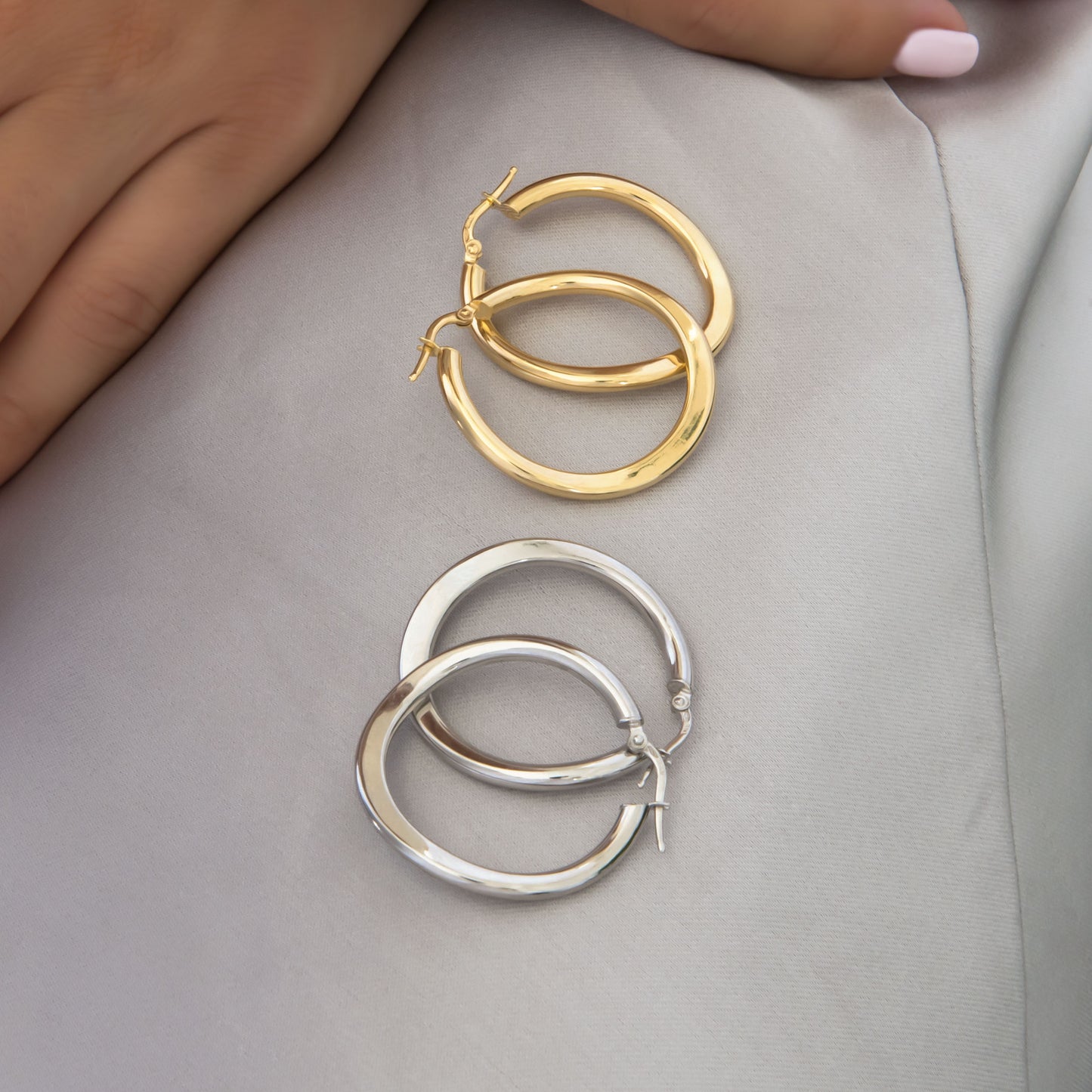 Wavy Round Hoop Earrings