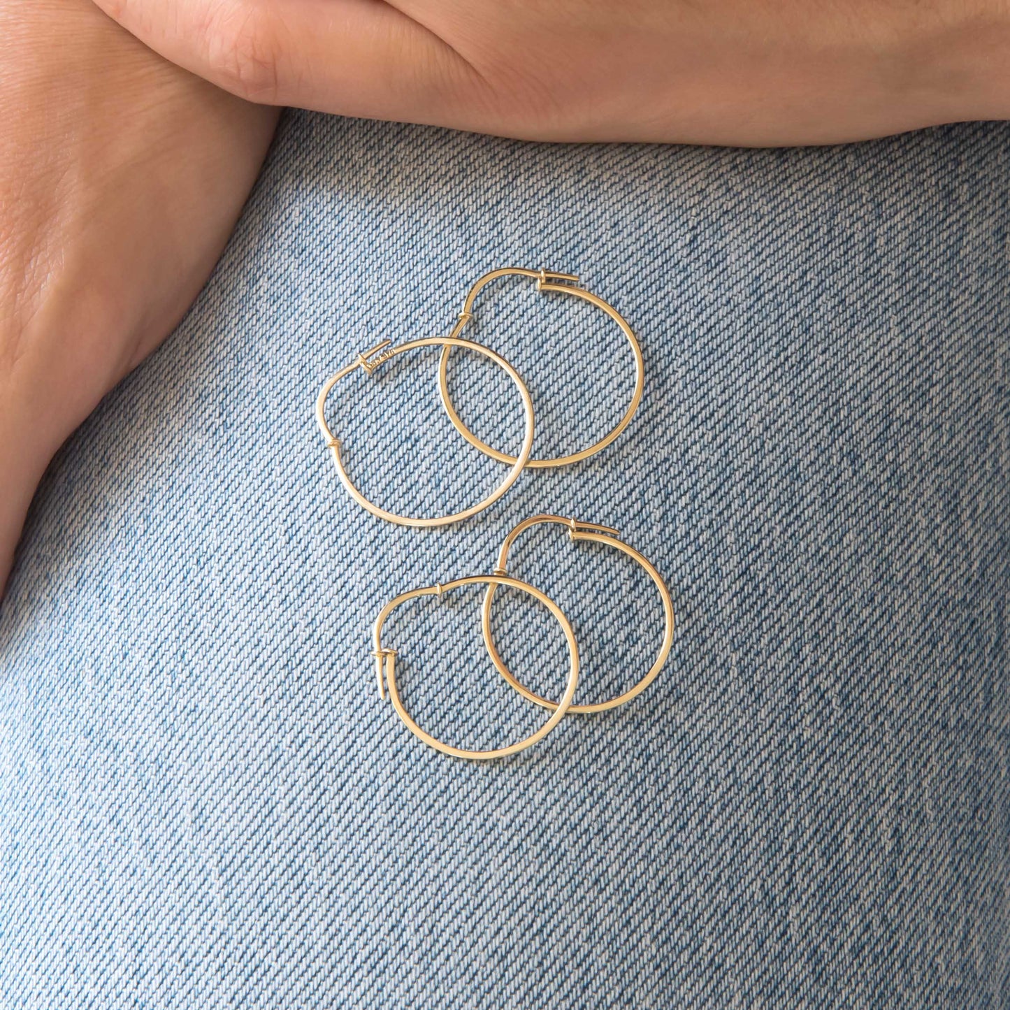 Solid Gold Hoop Earrings – Classic Minimalist Everyday Hoops