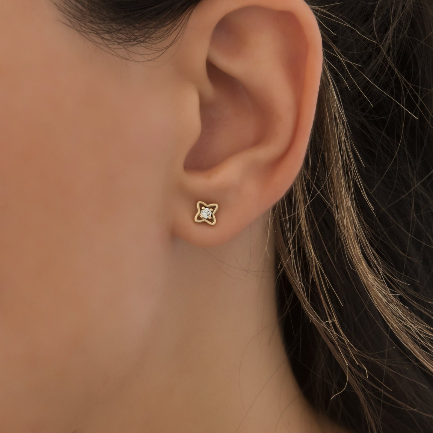 14K Gold Petal Clover Diamond Stud Earrings – Lab-Grown Diamond Floral Studs