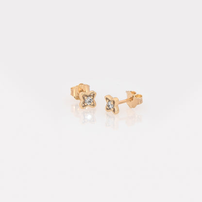 14K Gold Petal Clover Diamond Stud Earrings – Lab-Grown Diamond Floral Studs