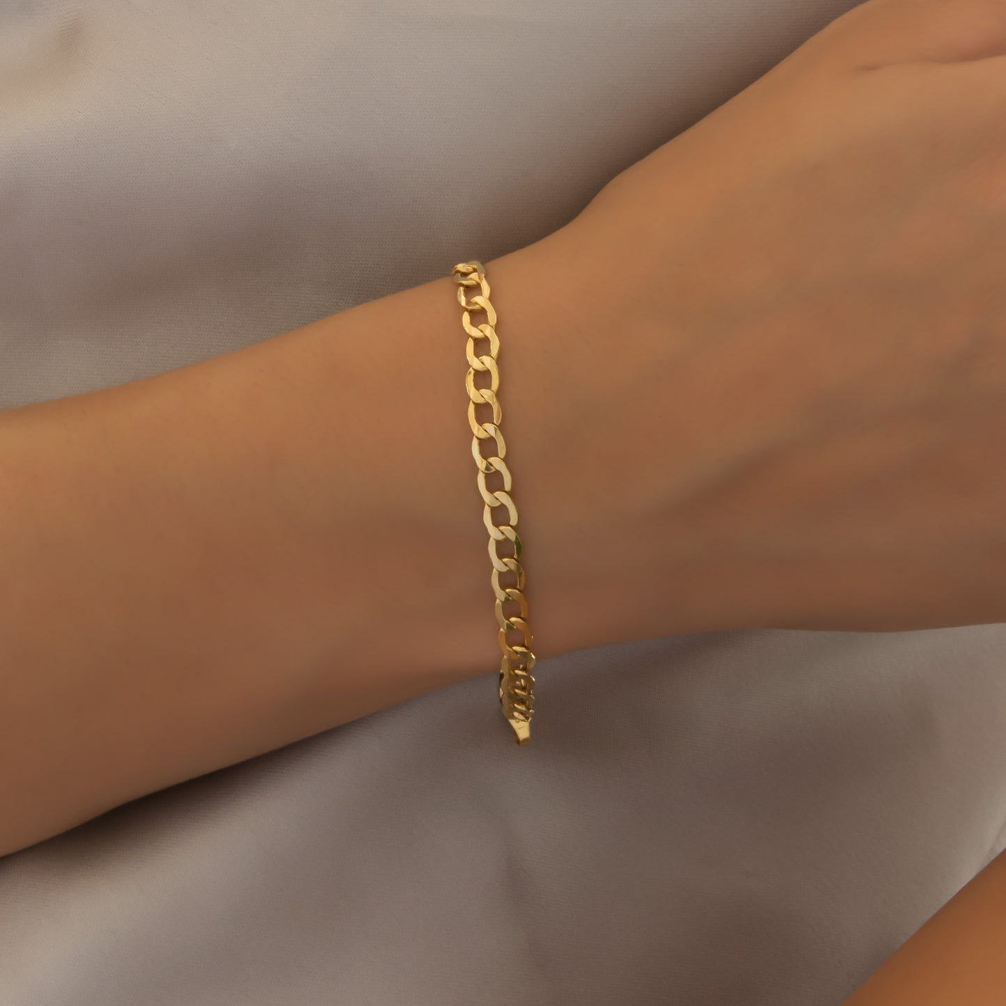 Solid Gold Curb Chain Bracelet – Classic Unisex Link Bracelet