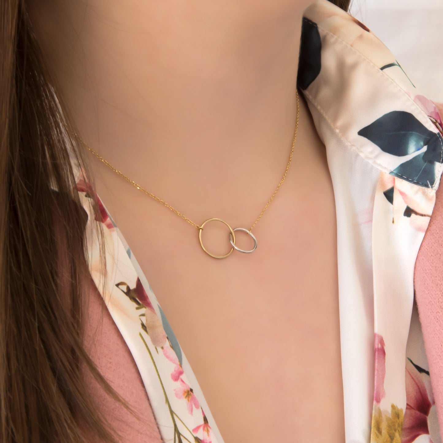 Two-tone Interlocking Circles Necklace