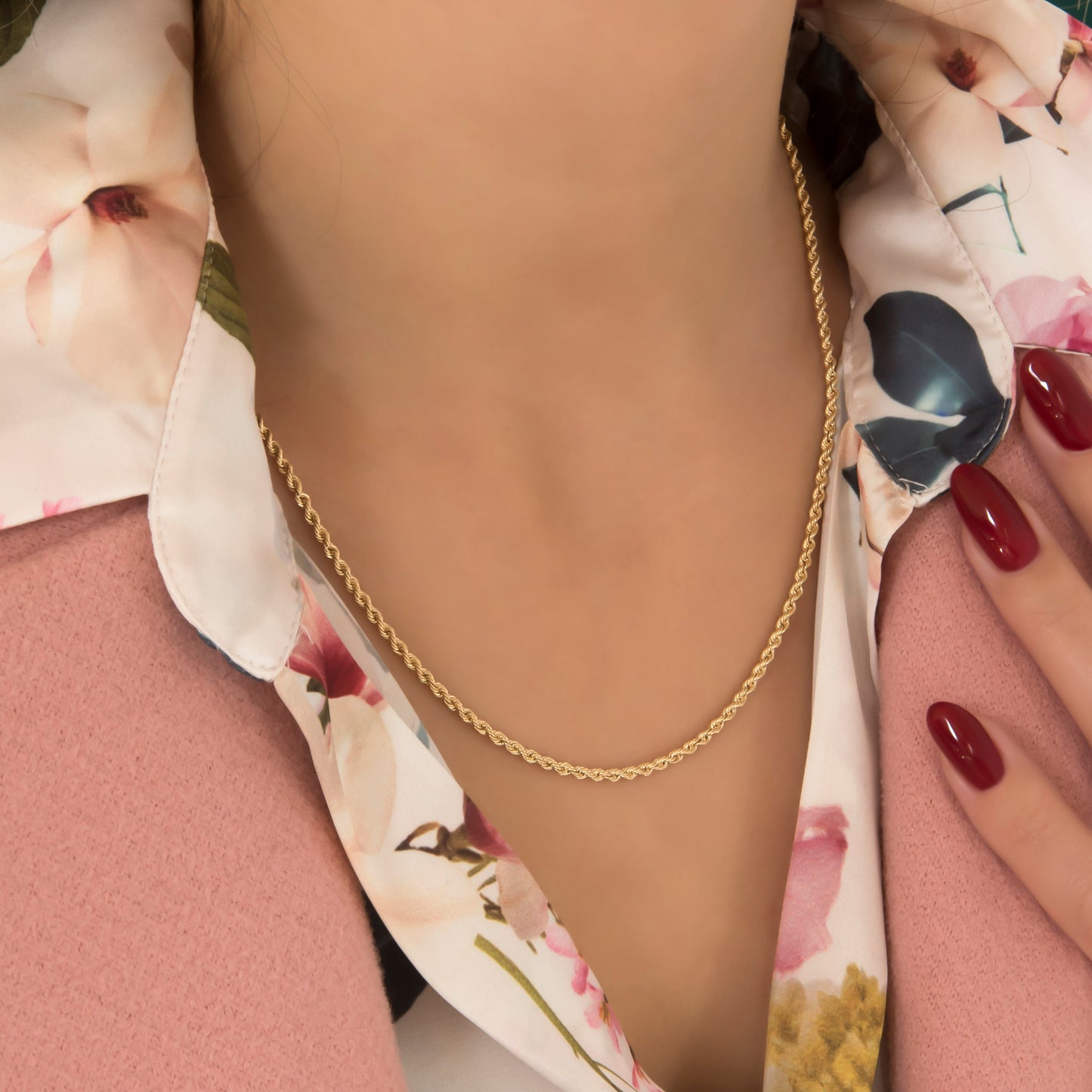 Elegant Gold Rope Chain