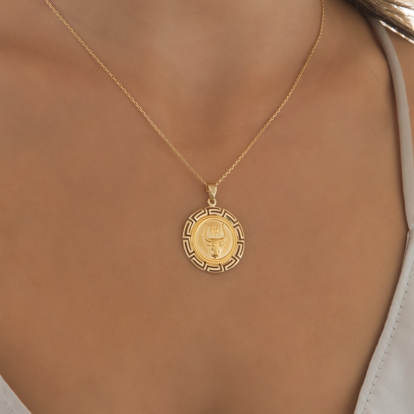 Round Minotaur Meander Pendant