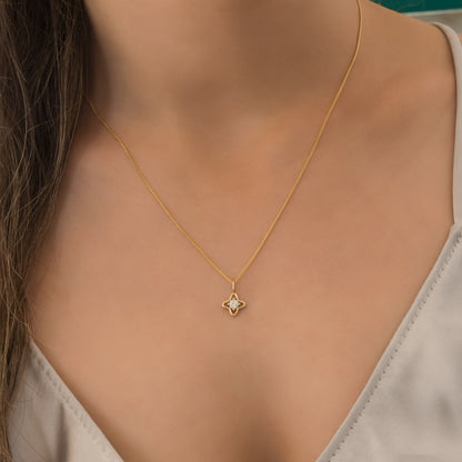 14K Gold Petal Clover Diamond Necklace – Lab-Grown Diamond Floral Pendant