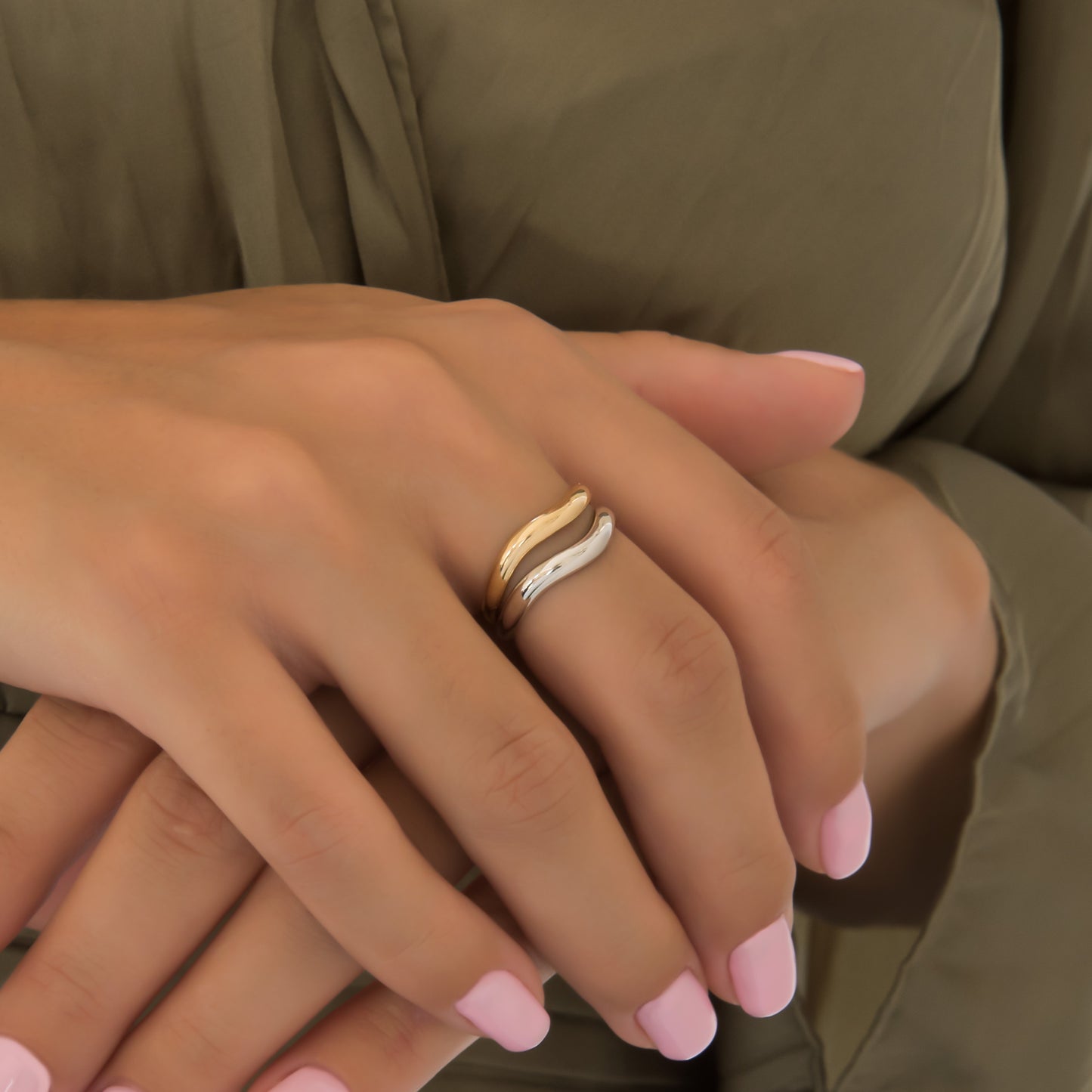 Thin Wavy Ring