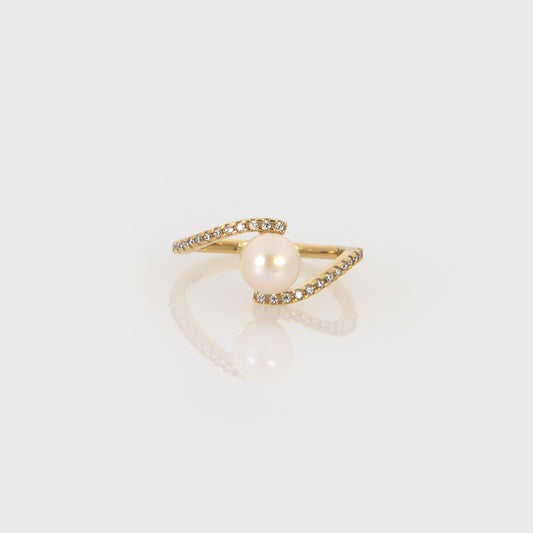 Wavy Bypass Pearl Ring