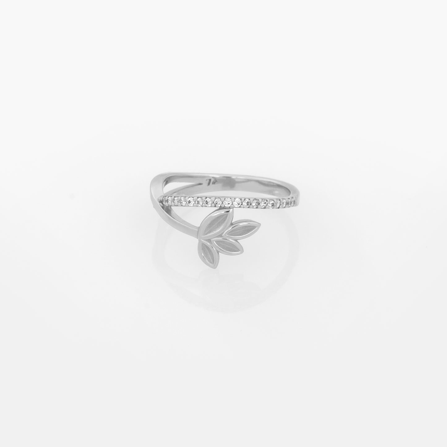 Olive Leaf Sparkle Ring