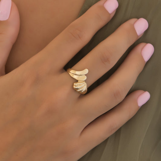Shell Statement Ring