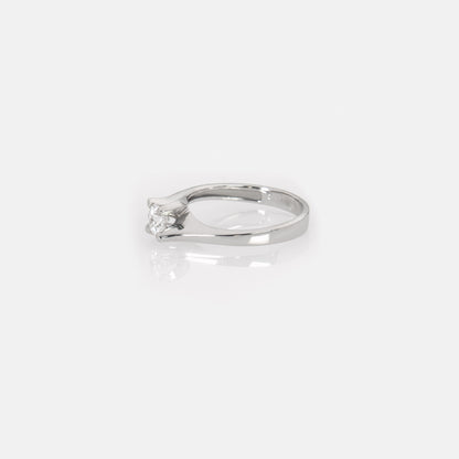 18K White Gold Lab-Grown Diamond Ring – Classic 4-Prong Solitaire Ring