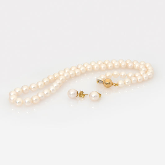 Round White Pearls Set