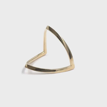 V Chevron Ring