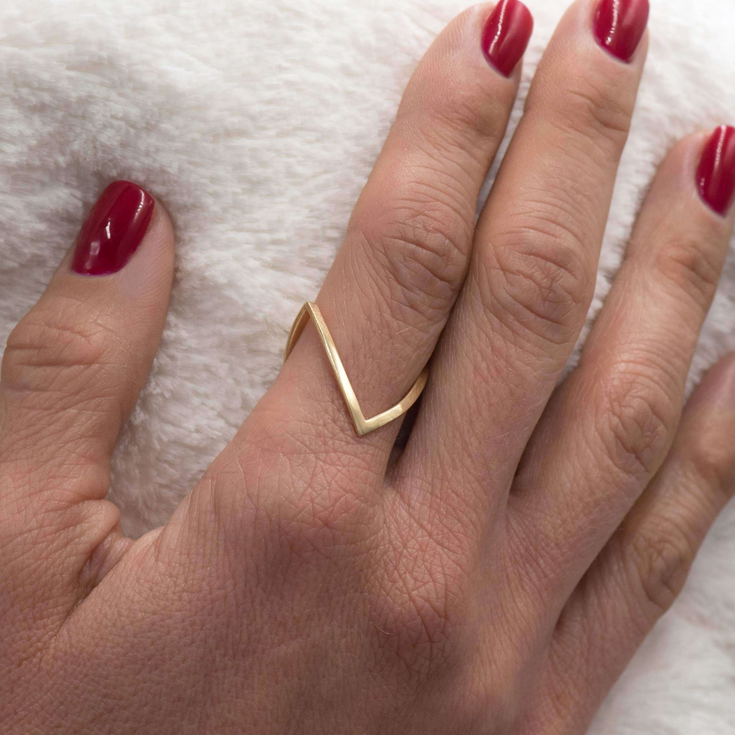 Gold ring V shaped super thin