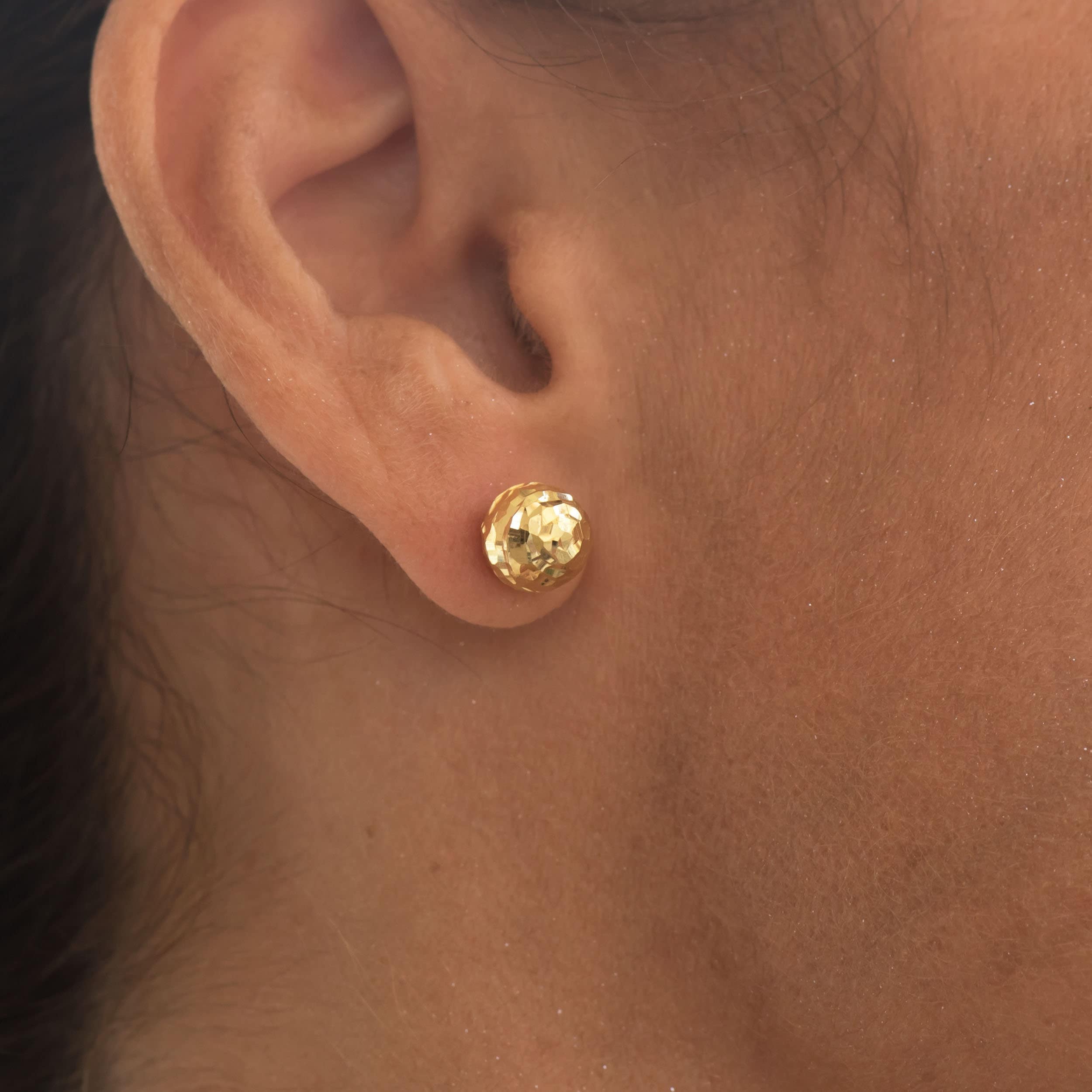 Aggregate 239+ gold ball earrings super hot